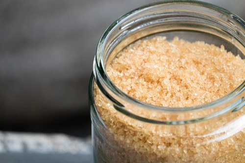 يمكنك تنفيذ هذه الوصفة بمكونات منزلية سهلة أيضًا للحصول يدين حريريتين