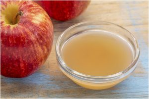 وعاء مليئ بخل التفاح