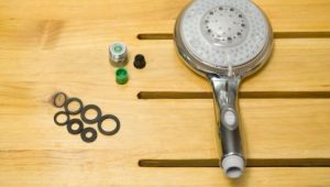 مكونات رأس الدش الذي يمكن فكه