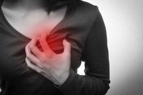 السكتة القلبية – اكتشفي خمسة أعراض لا تظهر إلا على النساء