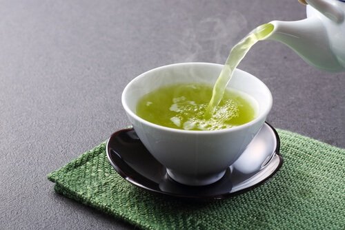 الشاي الأخضر والقهوة غنيان بمضادات الأكسدة