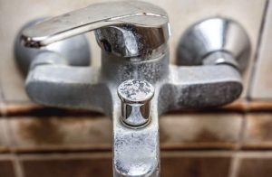 الترسبات المعدنية - اكتشف كيف يمكنك التخلص منها بوسائل طبيعية