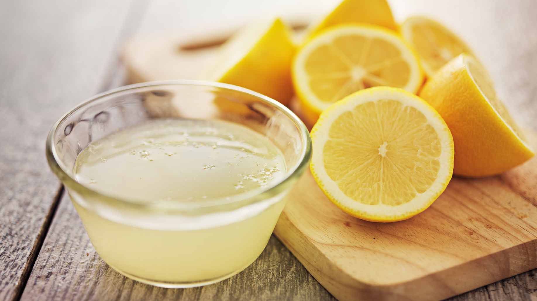 عصير الليمون لعلاج التهاب الكبد