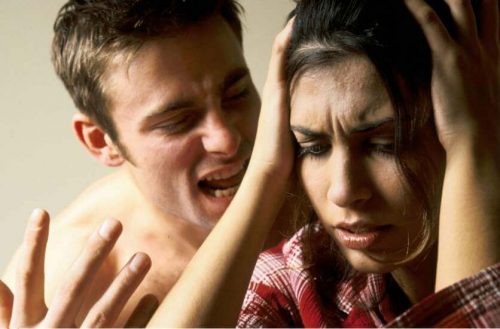 علامات العنف اللفظي –  6 أعراض تشير إلى أنك أحد ضحايا العنف اللفظي