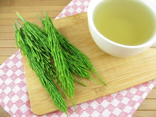 الأظافر الهشة