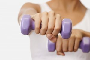 ترهل الثدي - 8 نصائح وعلاجات تساعدك على التخلص من المشكلة