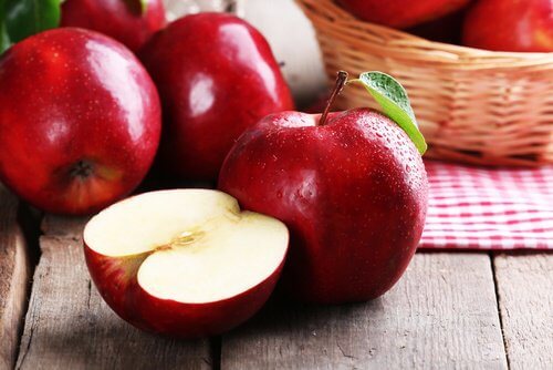 التفاح و تنظيف الكبد