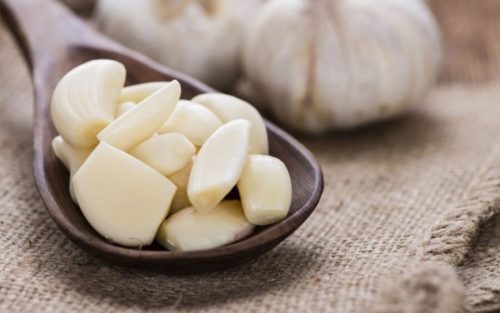 الثوم لعلاج التهاب المهبل الفطري
