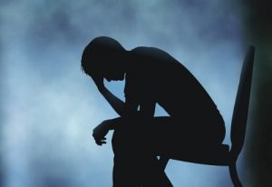 حالة الحزن - ما هي التأثيرات الفيزيائية للحزن على جسدك؟ لنتعرف معًا عليها