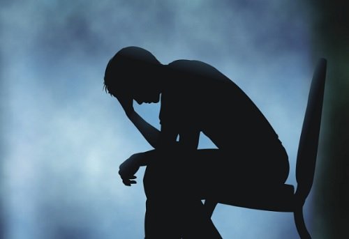 حالة الحزن – ما هي التأثيرات الفيزيائية للحزن على جسدك؟ لنتعرف معًا عليها