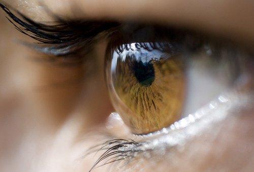 8 طرق طبيعية لعلاج شحاذ العين