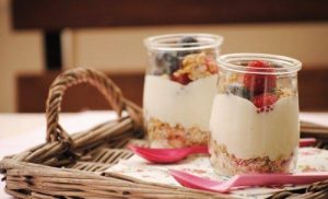 قصور الغدة الدرقية: 5 أطعمة لفطور صحي متكامل تساعدك على تخفيف أعراض الحالة