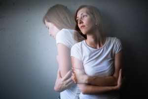 نوبات القلق النفسي - اكتشف هذه النقاط الأساسية التي ستساعدك على استعادة الهدوء