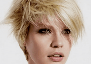 تسريحات الشعر - إليكِ 5 تسريحات للشعر لتبدين أصغر سنًا