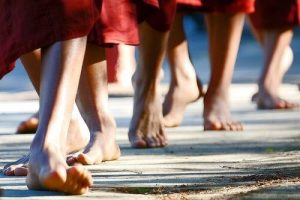 التأمل أثناء المشي - تعلم كيف تمارس التأمل للتخلص من المشاعر السلبية