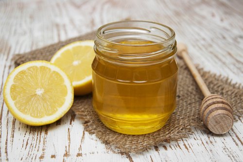 عبوة عسل مع الليمون