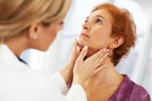 علامات قصور الغدة الدرقية - 9 علامات مبكرة تشير إلى الإصابة بالحالة