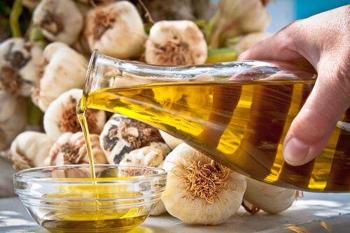 علاج زيت الزيتون والثوم