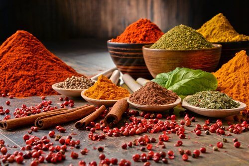 مجموعة من التوابل تساعد في التخفيف من انتفاخ البطن