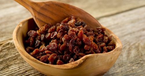 الزبيب يكافح الإمساك