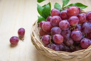 علامات التقدم في السن - 10 فواكه تساعدك على مكافحتها