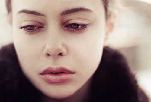 امرأة تعاني من الاكتئاب