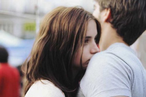 أسباب عدم إنهاء العلاقة العاطفية برغم عدم الشعور بالسعادة