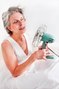 أعراض سن اليأس - علاجات طبيعية فعالة لتخفيف أعراض انقطاع الطمث