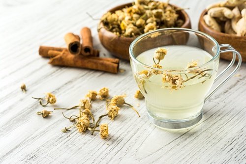 فنجان من شاي البابونج