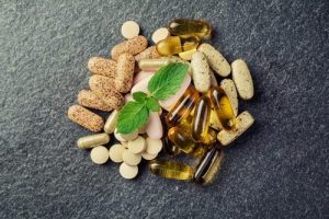 المكملات اليومية - سبعة مكملات يومية تساعدك على الحفاظ على صحتك