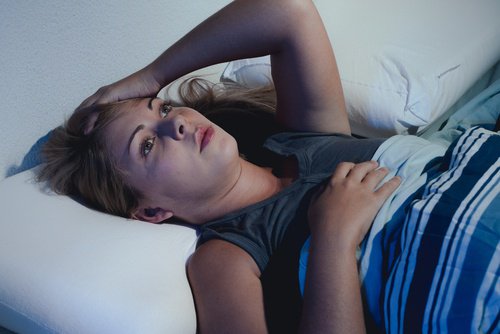 مكافحة الأرق واضطرابات النوم - أفضل 10 أطعمة تستطيع مساعدتك