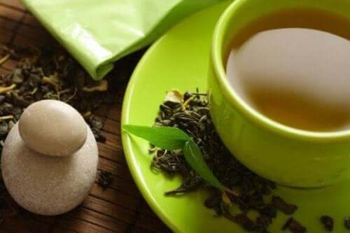 هل يساعد الشاي الأخضر حقًا على إنقاص الوزن؟