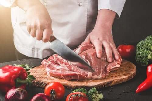 كيف تستطيع الحفاظ على صحتك إذا قررت التوقف عن أكل اللحوم