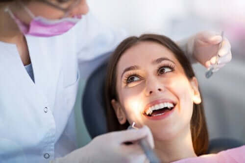 ما هو نقص تنسج مينا الأسنان وكيف يتم علاجه؟