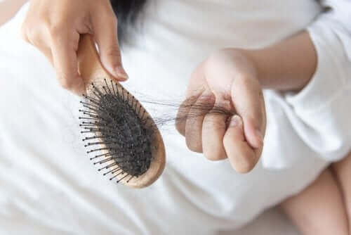 مكافحة تساقط الشعر بالاستعانة بـ3 علاجات منزلية طبيعية