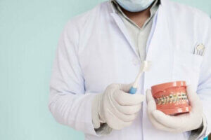 7 مفاتيح مهمة للحفاظ على نظافة الأسنان مع وجود تقويم