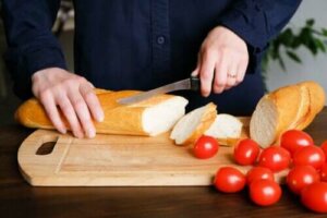 هل يؤدي الخبز فعلًا إلى زيادة الوزن؟