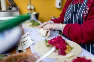 هل يمكن للطعام نقل عدوى فيروس كورونا؟