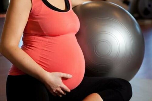 فترة الحمل – اكتشفي معنا فوائد ممارسة الرياضة أثناء الحمل وكيفية القيام بذلك