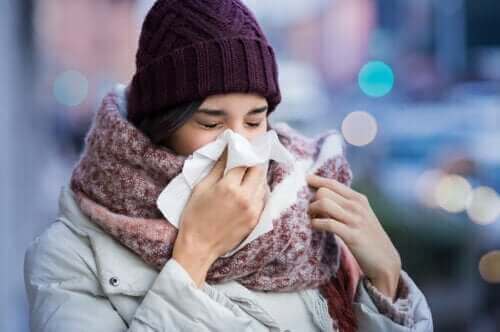 نزلات البرد - الأسباب وعوامل الخطر التي تؤدي إلى إصابتنا بها