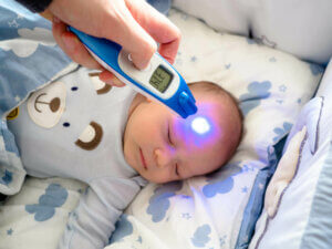 كيفية رعاية الأطفال الرضّع المصابين بفيروس كورونا المستجد