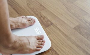 زيادة الوزن خلال فترة الحجر الصحي بسبب فيروس كورونا المستجد