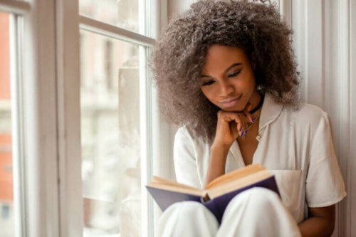 أهمية القراءة خلال فترة العزل المنزلي