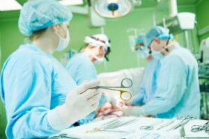 بضع القص الناصف - اكتشف المزيد عن المضاعفات وعملية التعافي