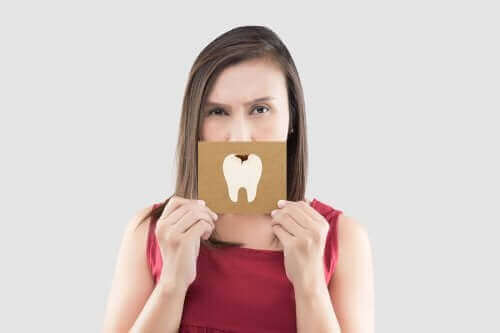 تخفيف آلام الأسنان: خمسة علاجات سريعة