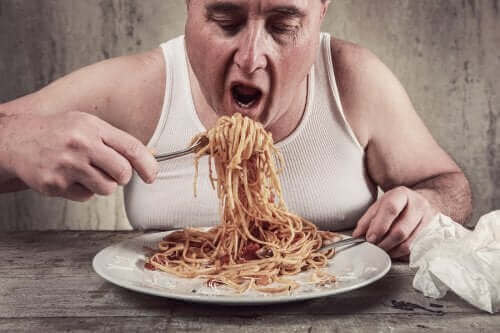 سرعة تناول الطعام - هل تؤثر سرعة الأكل على وزنك؟