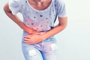 غازات المعدة - اكتشف معنا أربعة علاجات طبيعية فعالة