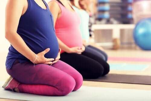 أداء البيلاتس أثناء الحمل: هل هي فكرة جيدة؟