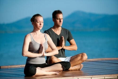 فوائد ممارسة اليوجا مع شريكك