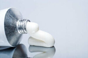 دواء كانستين - الاستخدامات والآثار الجانبية لهذا العلاج المضاد للفطريات